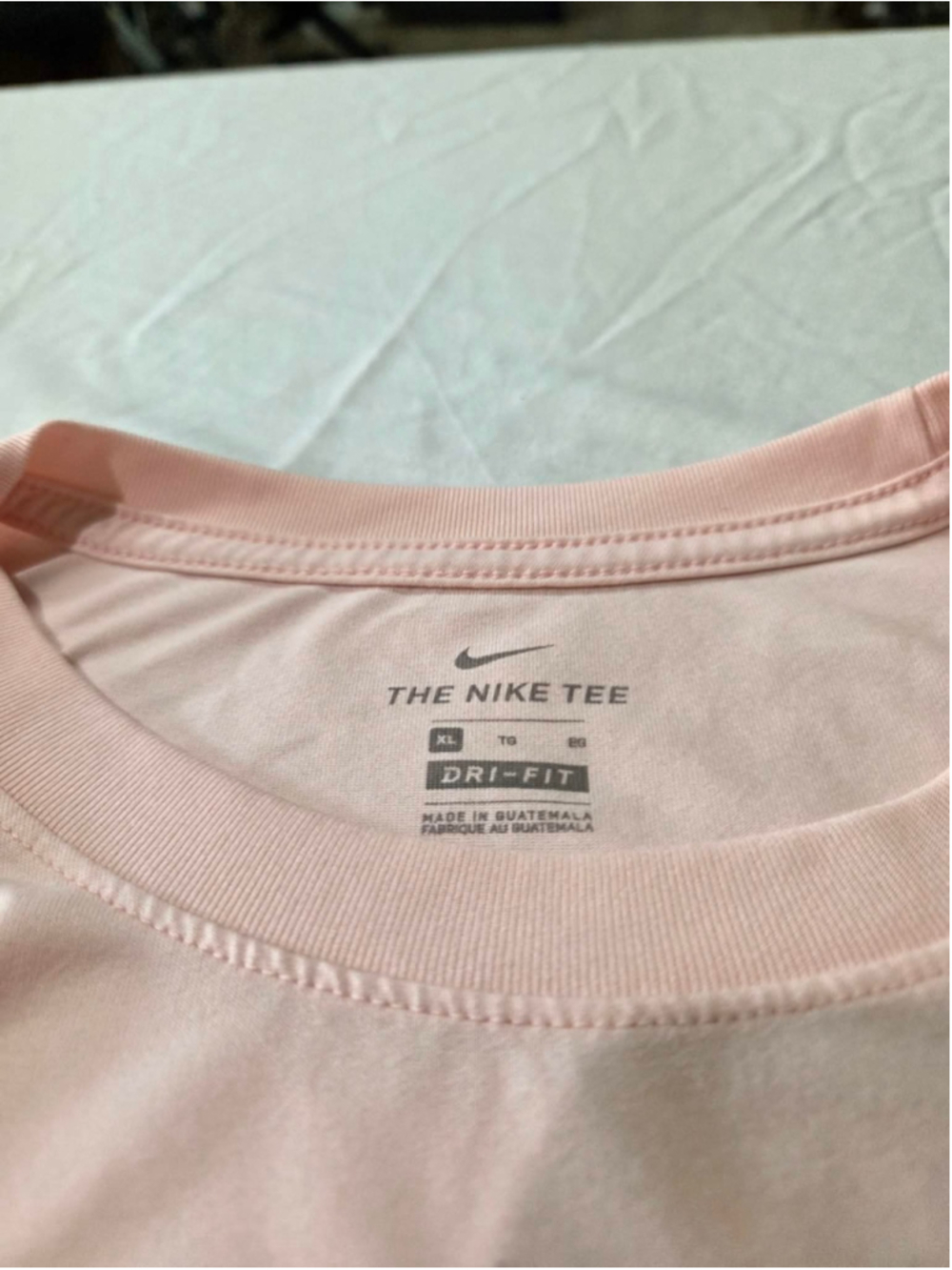Nike Dri-FIT The Nike Tee Women’s XL Pink Short Sleeve Athletic T-Shirt - Picture 3 of 4
